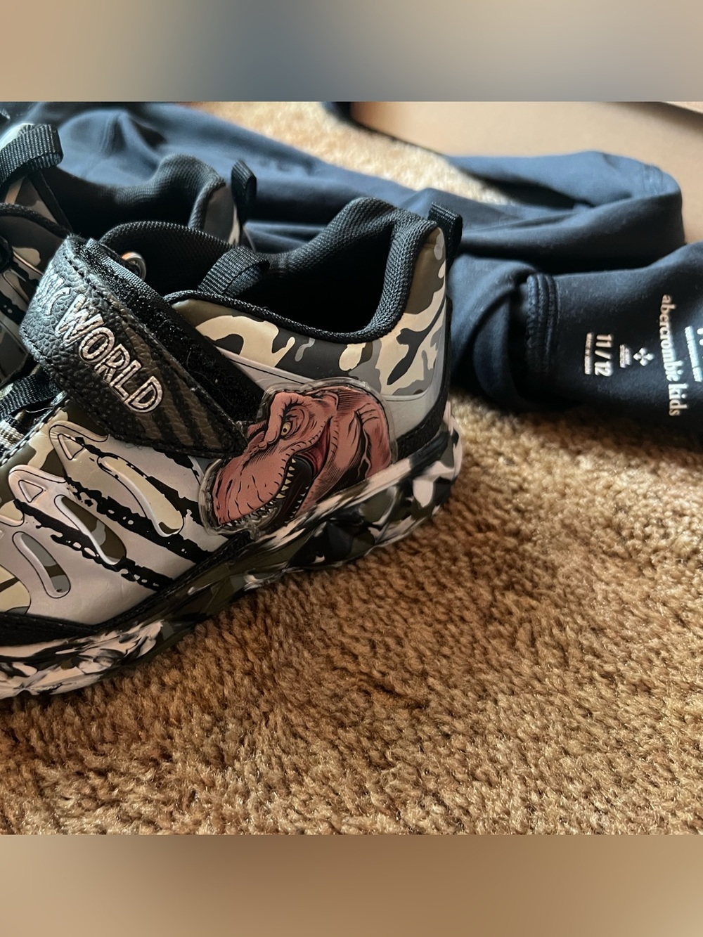 Jurassic World Kids' Dinosaur Light-Up Sneakers - Gray Camo